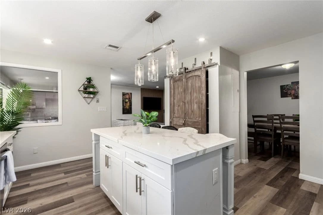 5710 Madre Mesa Drive photo 4