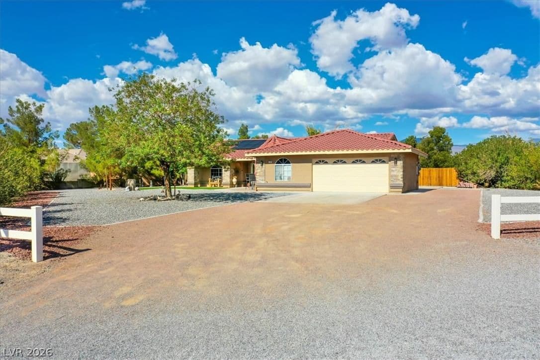3101 Pebble Beach Avenue photo 2
