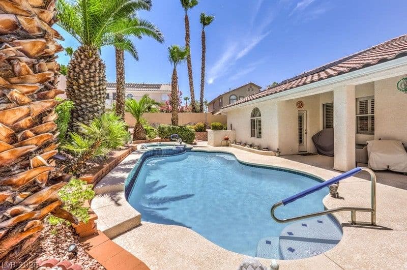 3075 Misty Moon Avenue photo 2