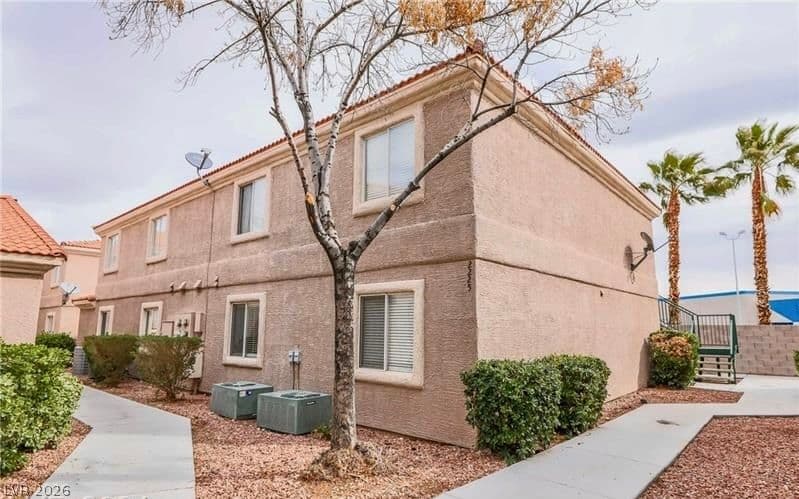 2201 James Bilbray Drive photo 2