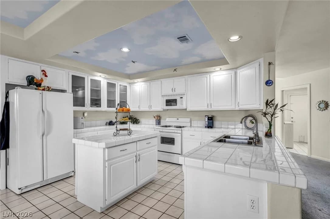 9511 Coral Bell Court photo 2