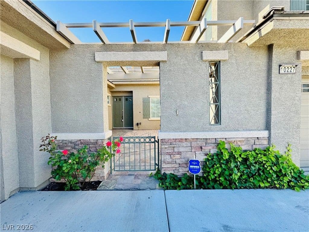 10227 Sunset Gardens Drive photo 4