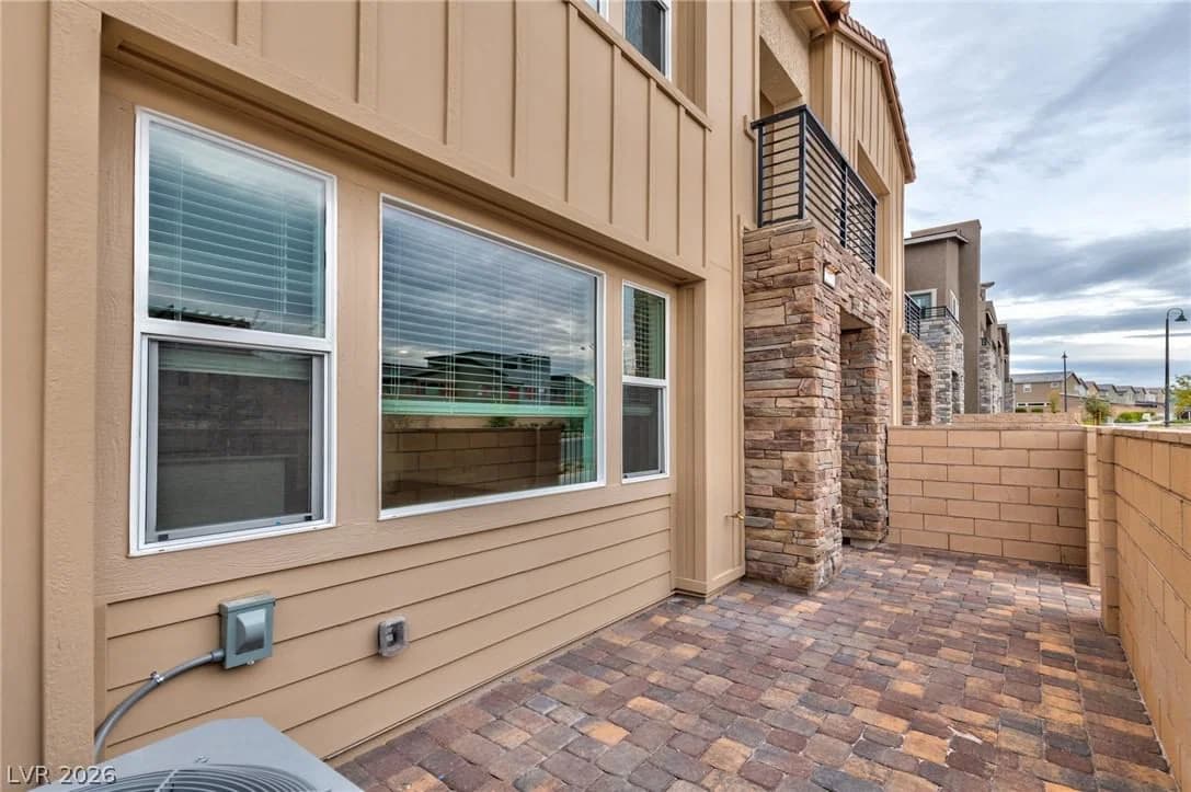 2553 Venetia Pointe Street photo 4