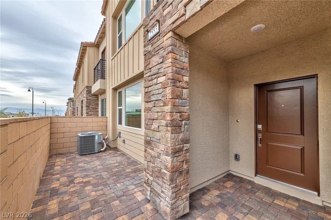 2553 Venetia Pointe Street photo 3