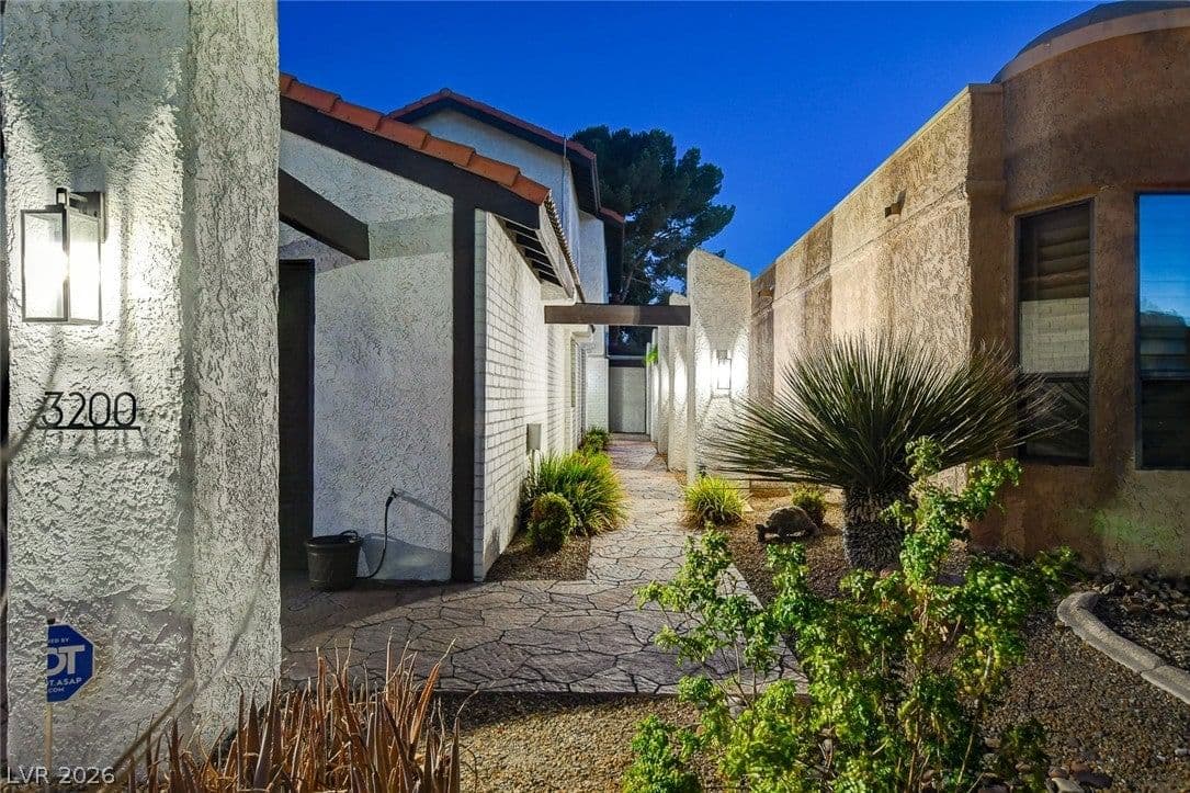 3200 Bel Air Drive photo 4