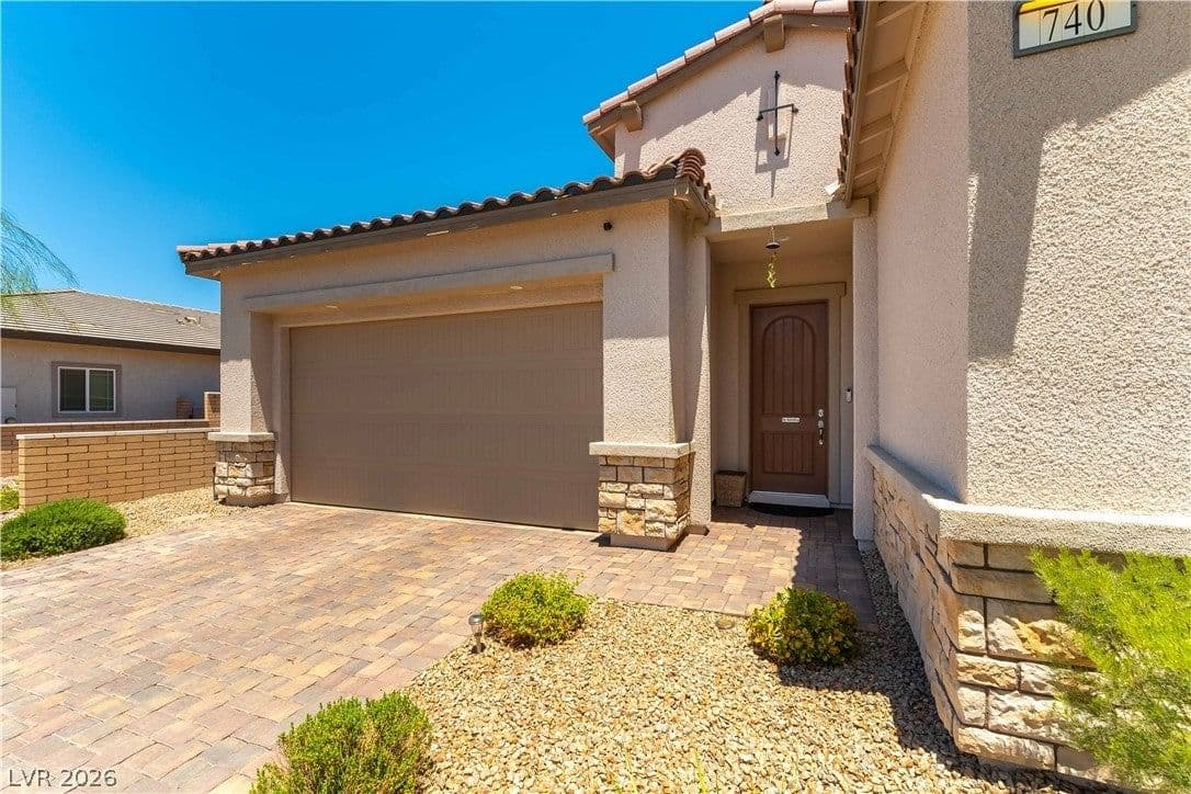 740 Omaggio Place photo 4