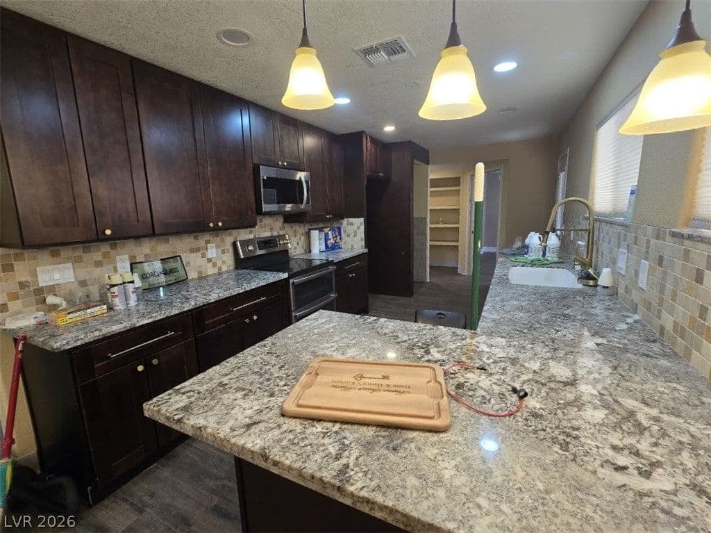 5785 Russell Road photo 3