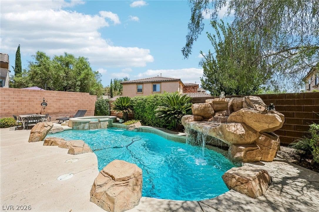 834 La Sconsa Drive photo 2