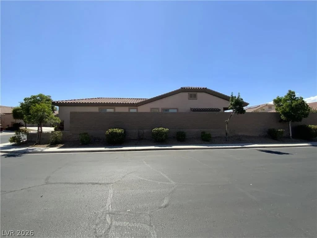 5492 Villa Paola Court photo 5
