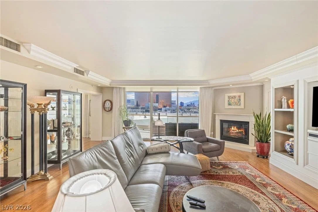 2877 Paradise Road photo 4