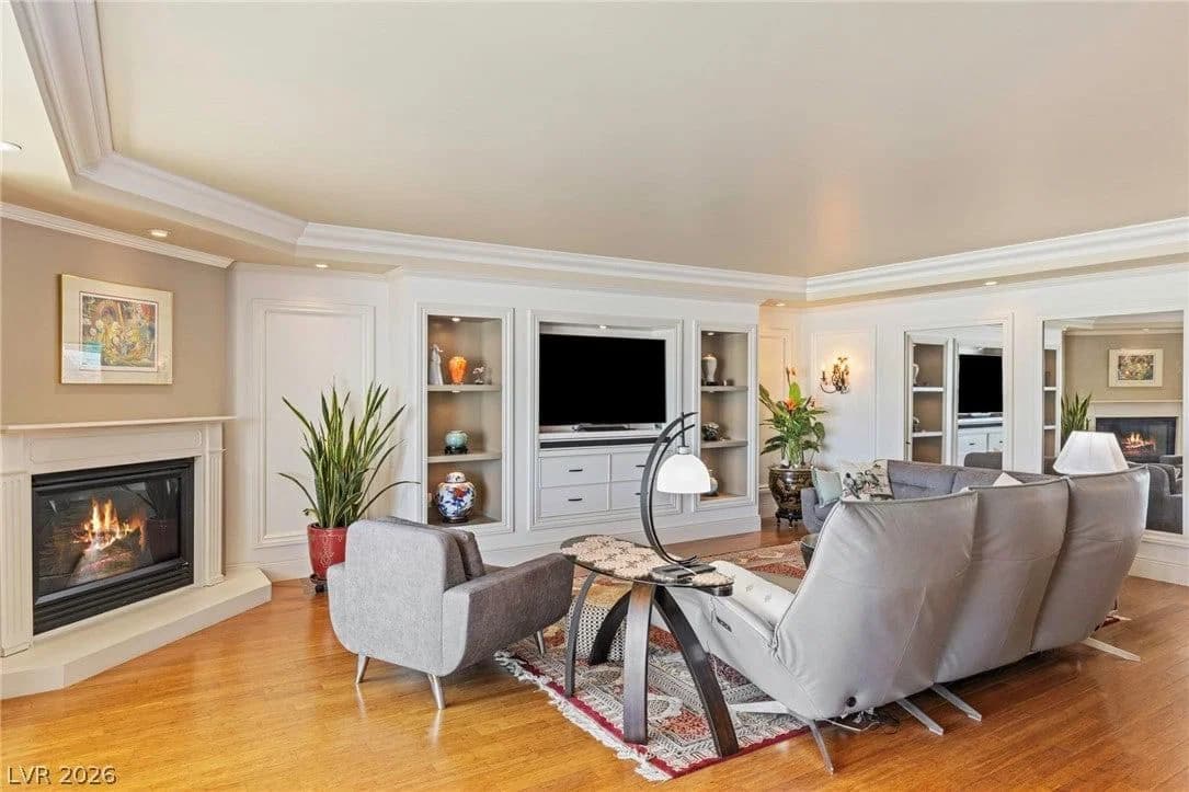 2877 Paradise Road photo 3