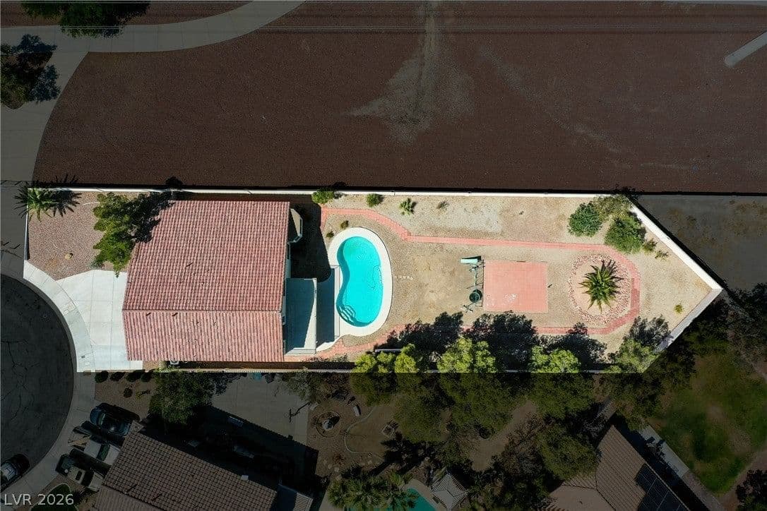 8332 Spring Arts Avenue photo 5