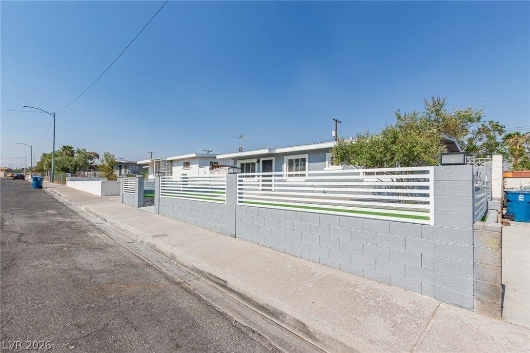 1028 Nassau Drive photo 4
