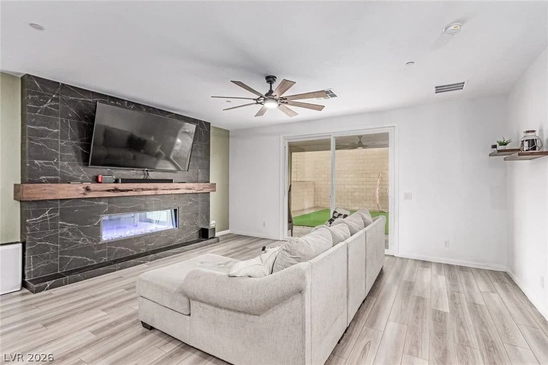 8739 Scalpay Street photo 3