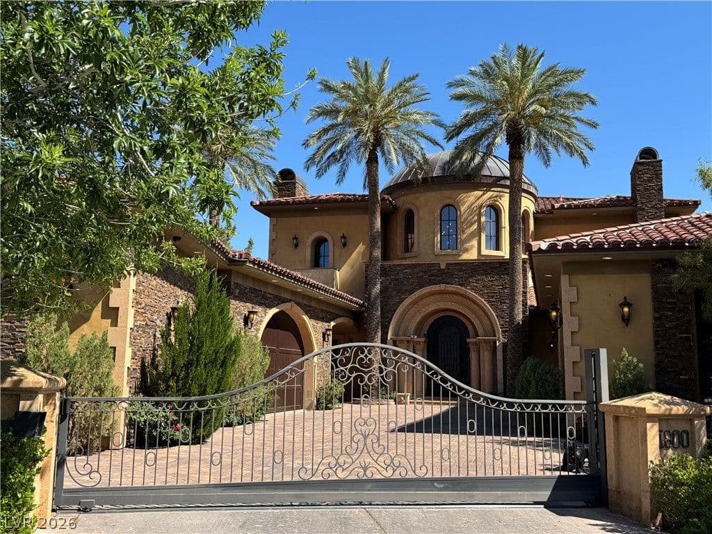 1800 Amarone Way photo 2