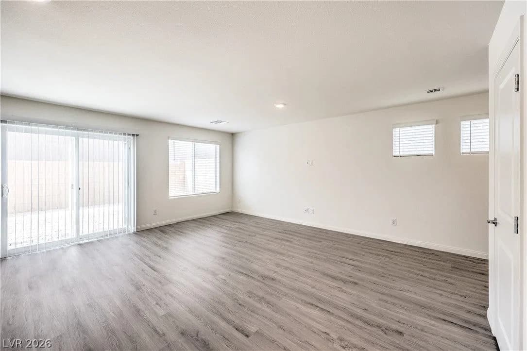 1098 Saffron Toucan Lane photo 2