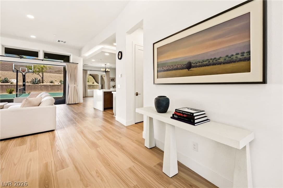 413 Vista Sunset Avenue photo 4