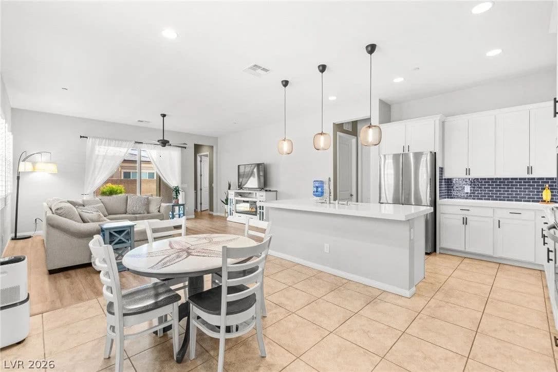 10149 Misty Step Avenue photo 2