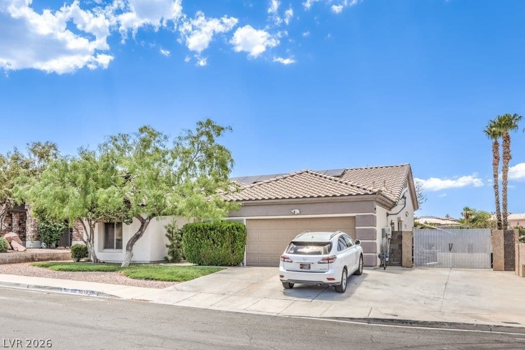 1019 Skysail Drive photo 2