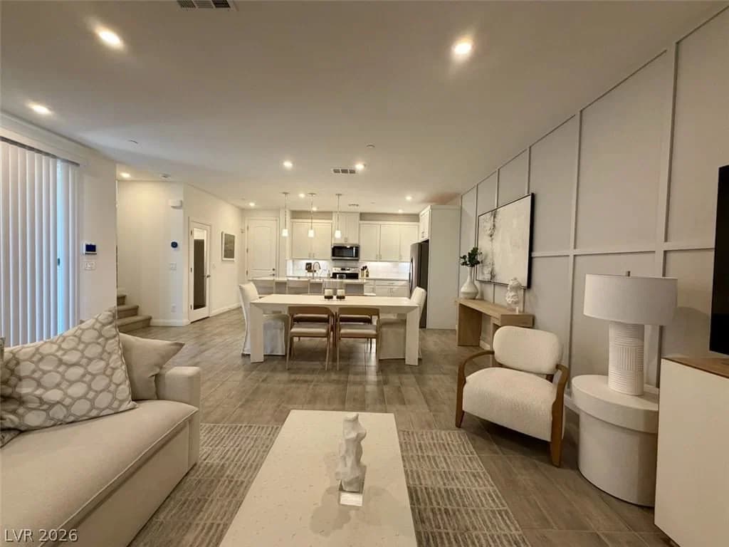 802 Royal Beekman Street photo 5