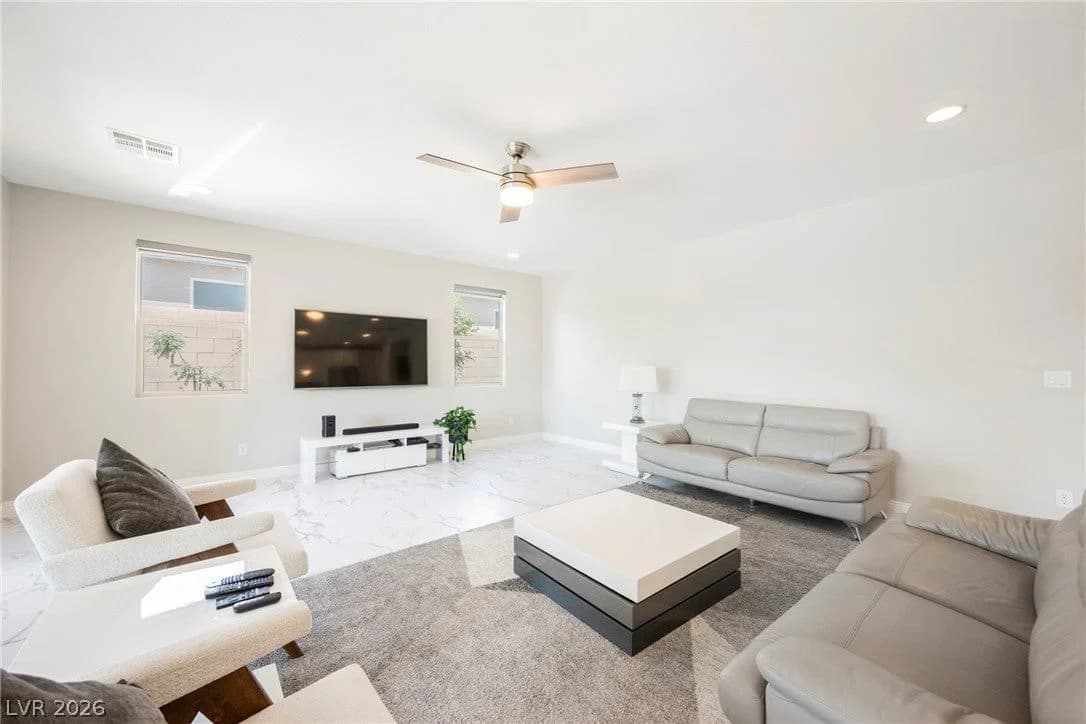 9163 Mira Linda Road photo 2