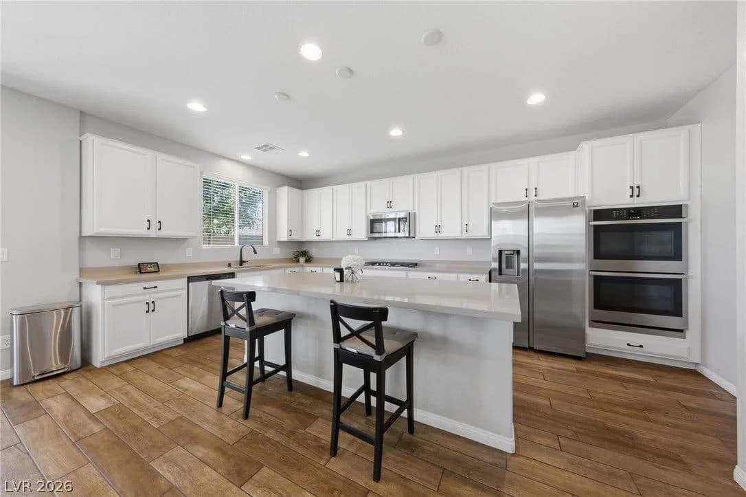 7547 Tinley Creek Avenue photo 4