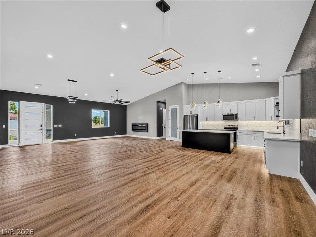 1860 Doral Court photo 4