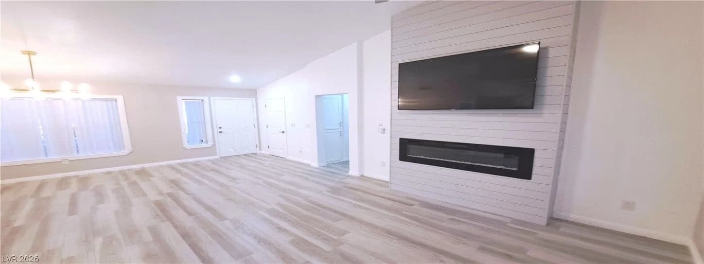 10033 Woodhouse Drive photo 4