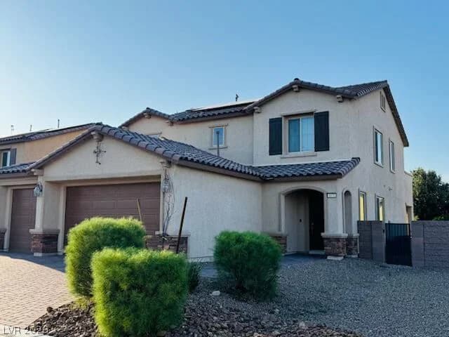 4076 Topaz Hills Drive photo 2