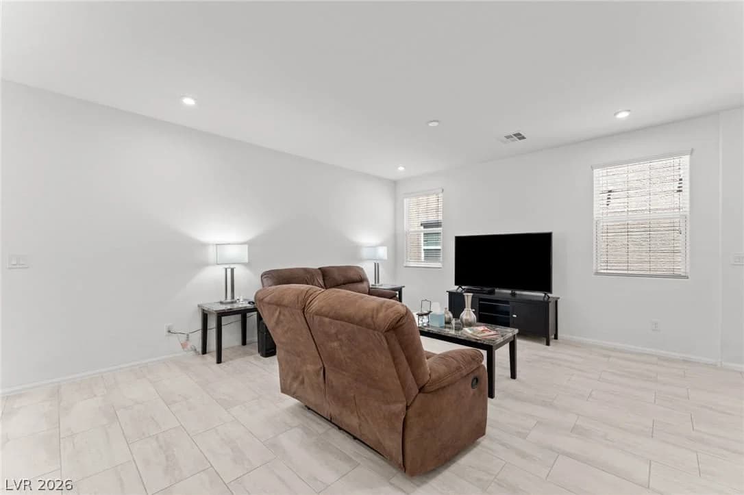 9190 Lynea Court photo 2