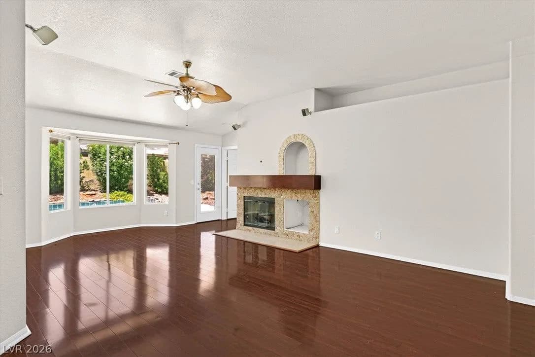 1690 Sweet View Court photo 3