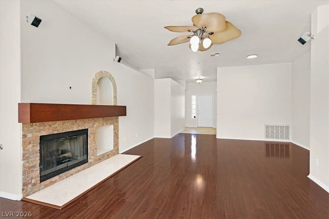 1690 Sweet View Court photo 2