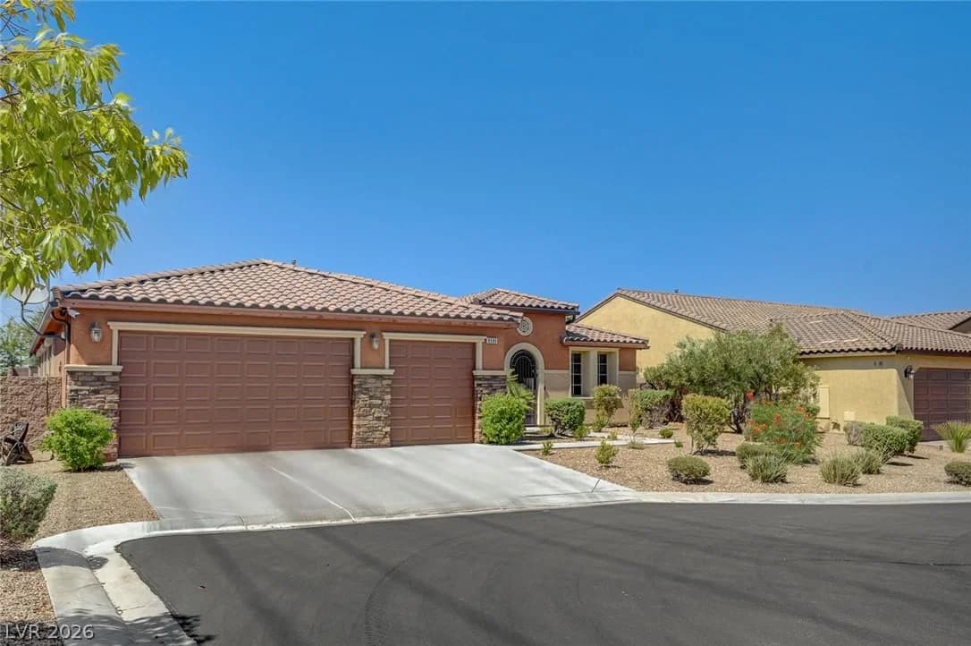 8586 Monument Lake Court photo 2