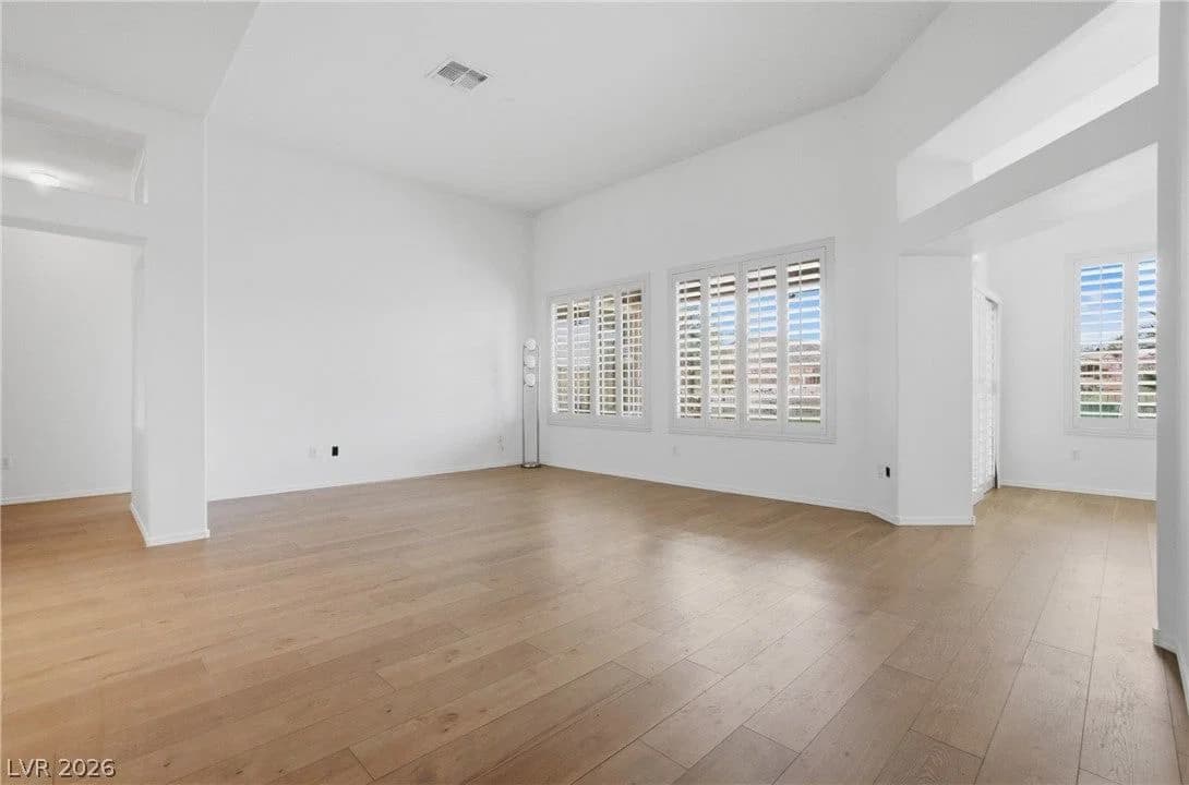 511 Eagle Vista Drive photo 4