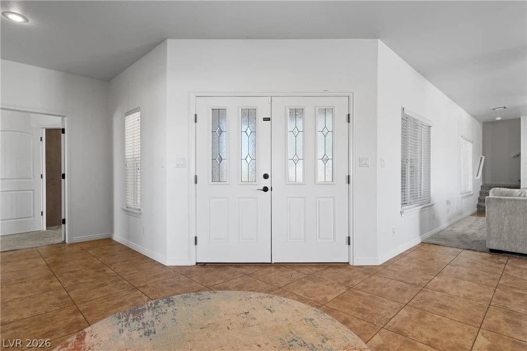 575 Gann Avenue photo 4