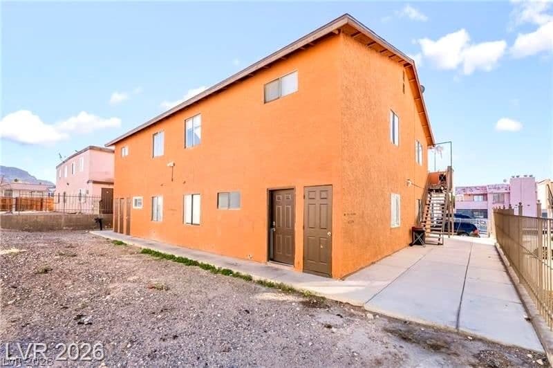 6982 Hopkins Drive photo 4