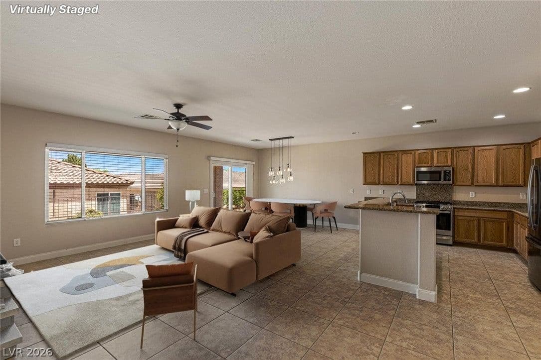2157 Sawtooth Mountain Drive photo 4