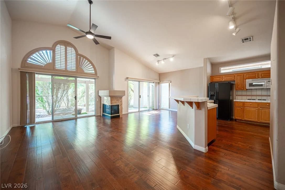 2146 Eaglepath Circle photo 5
