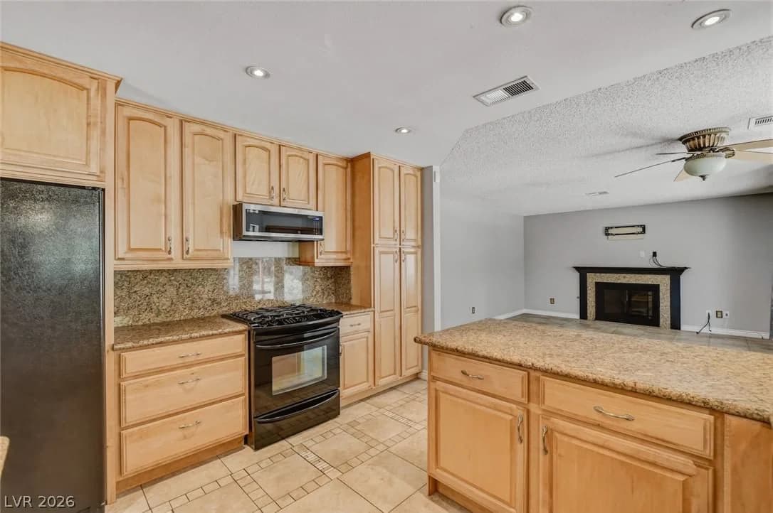 1827 Escondido Terrace photo 4