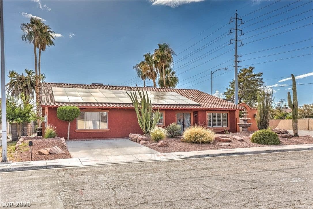 4411 Paseo El Rio Drive photo 3