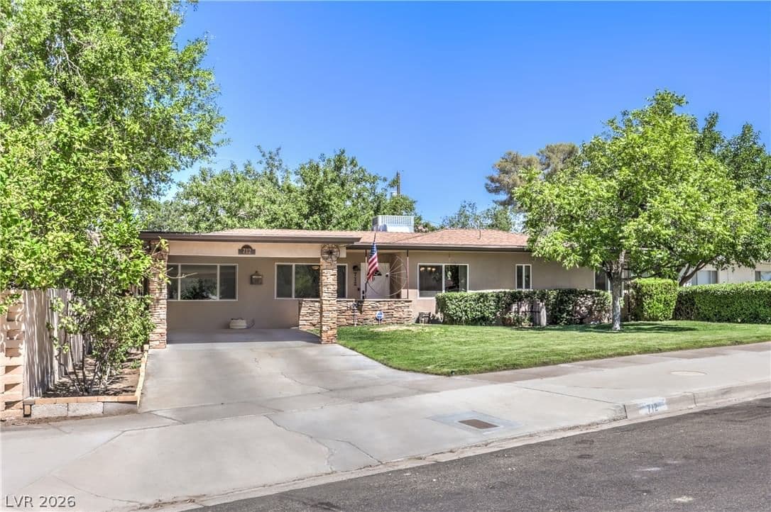 712 Aztec Place