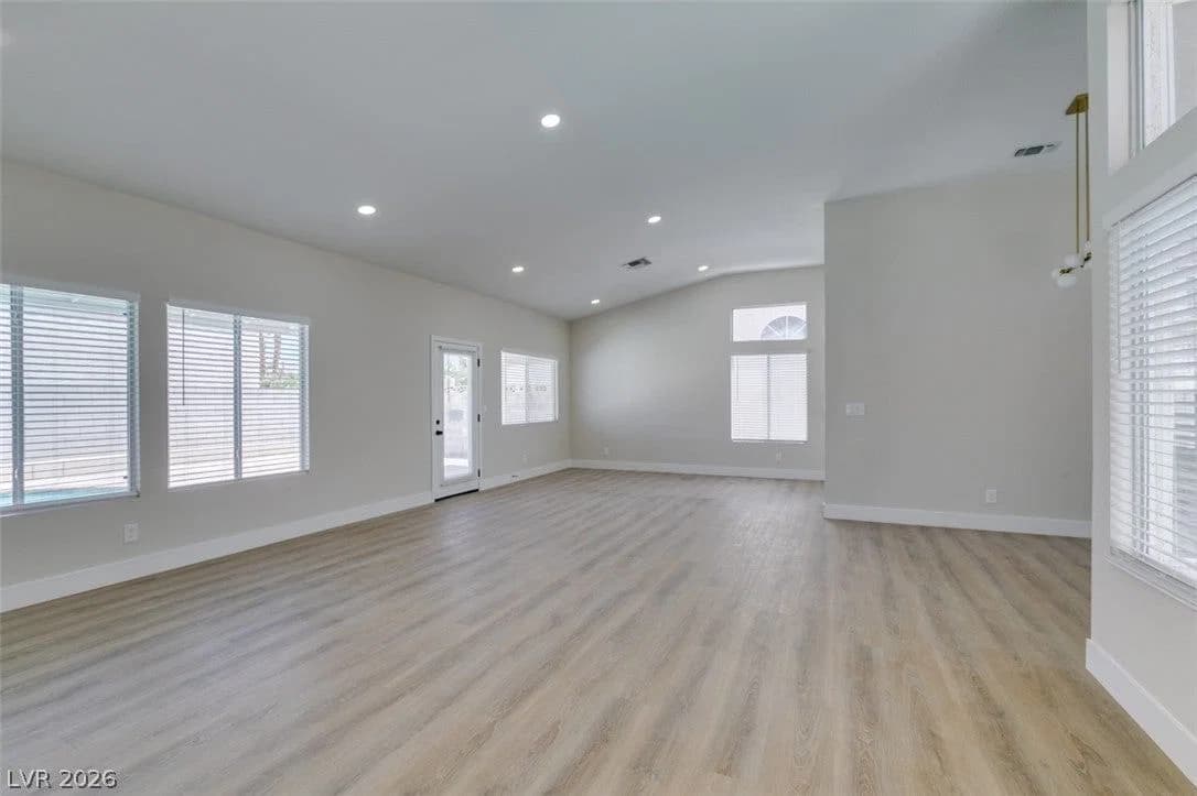 272 Grand Teton Drive photo 5