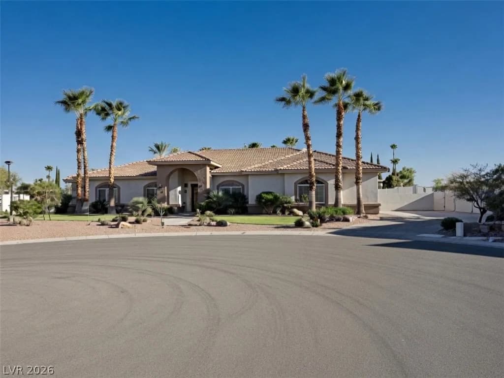 8595 Bella Vacio Court photo 2