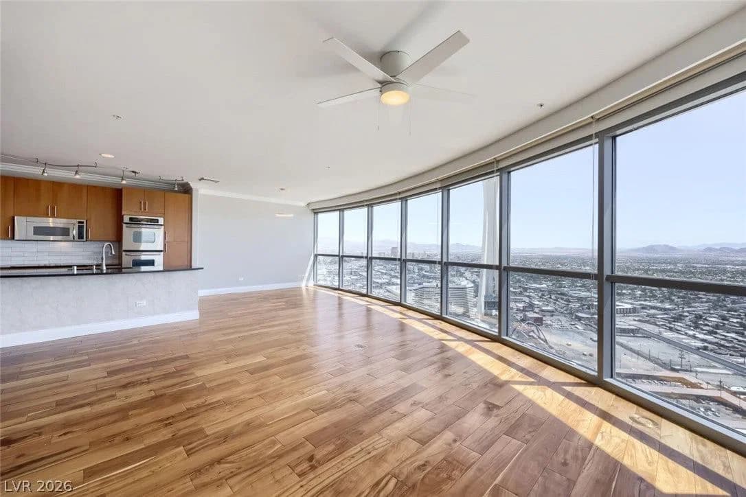 200 Sahara Avenue