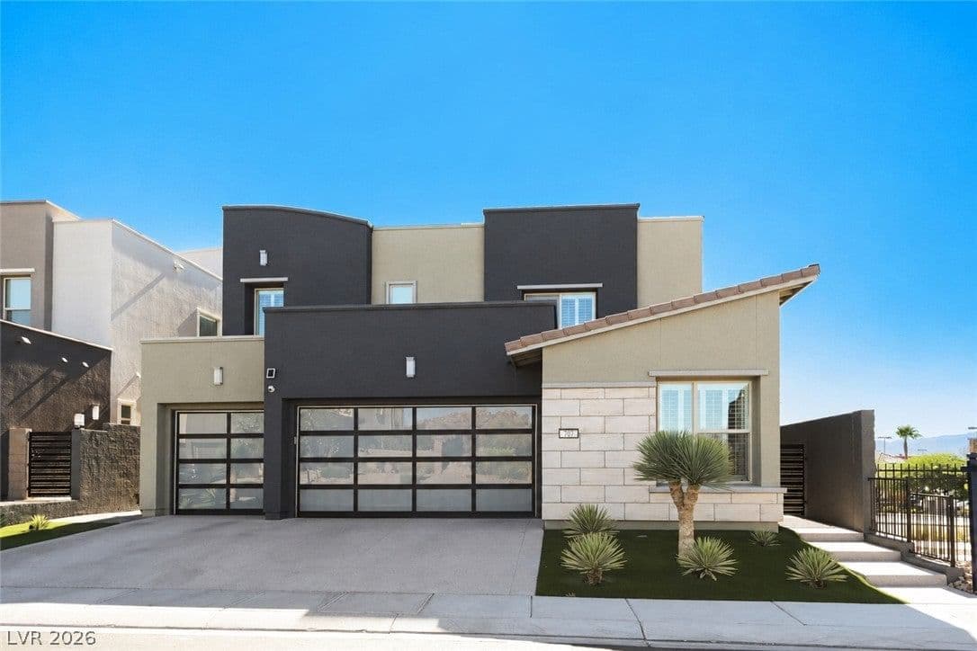 707 Glowing Horizon Street