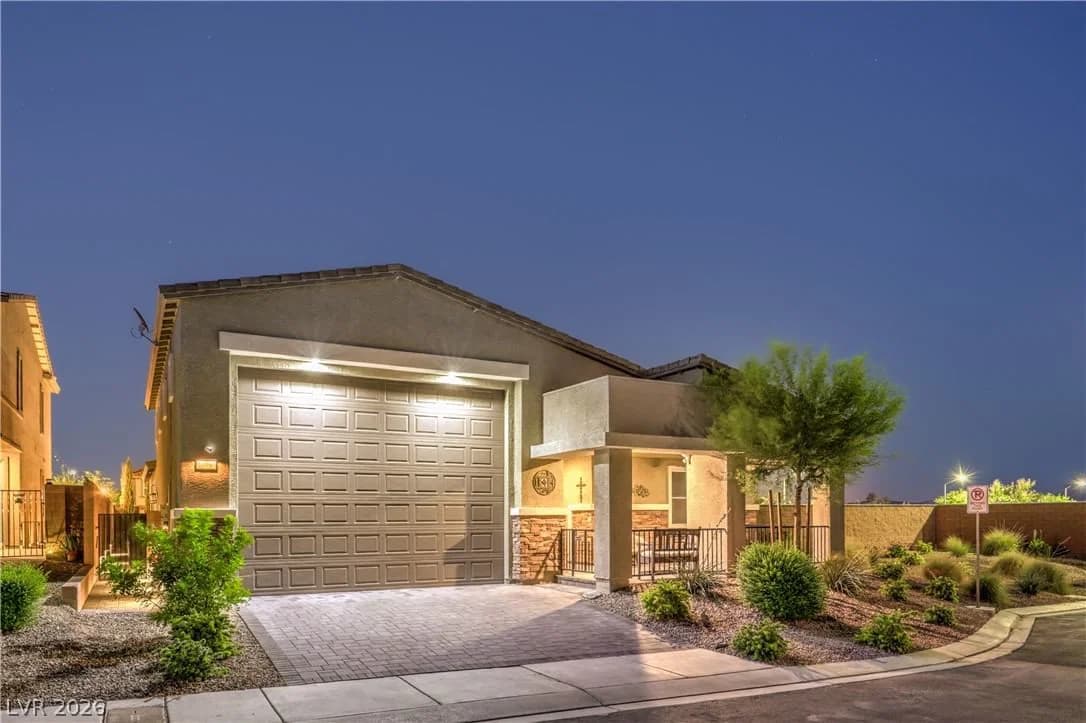 10090 Desert Azure Street photo 2