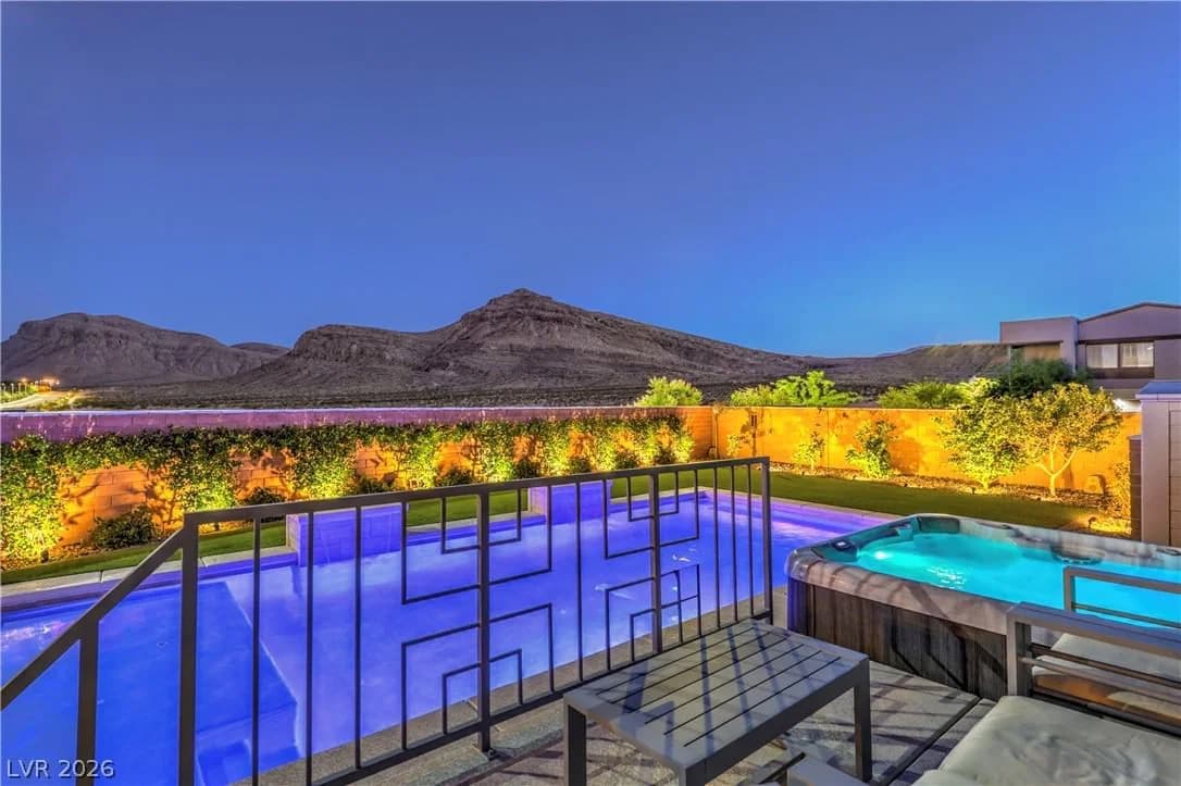 10090 Desert Azure Street photo 5