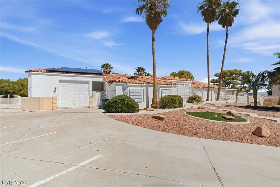 6325 Woodstock Court photo 2