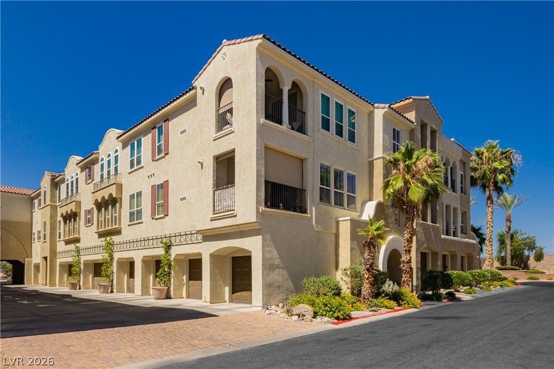 2555 Hampton Road photo 2
