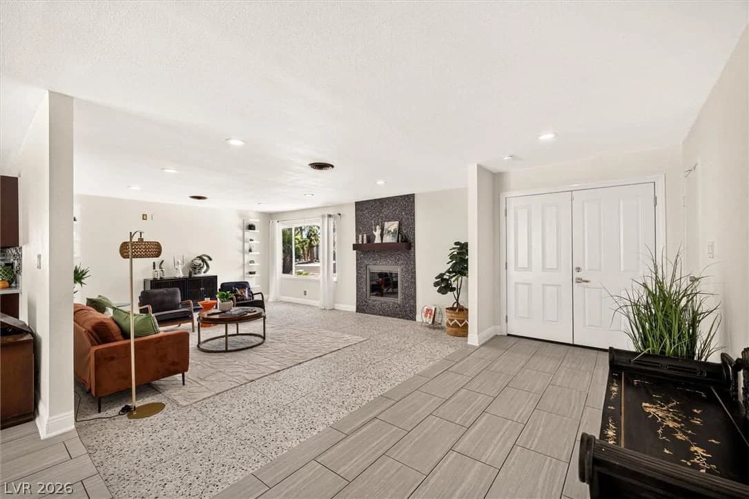 1662 Sombrero Drive photo 4